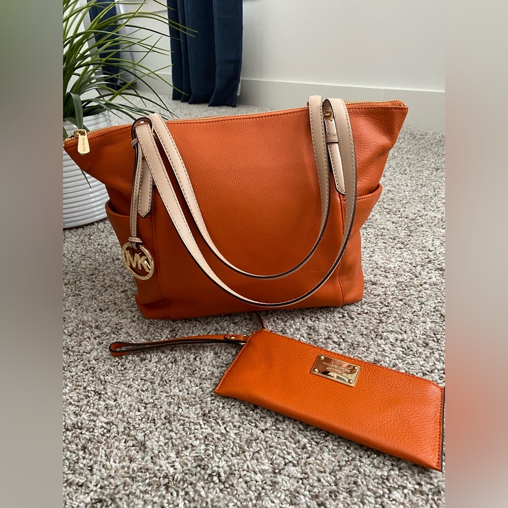 Michael Kors Jet Set Tote w/ Matching Small Zip Clutch